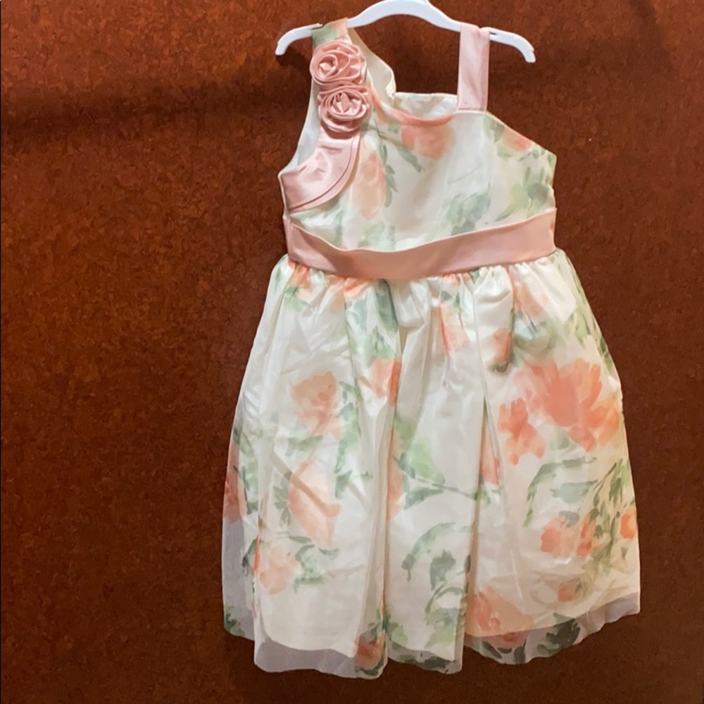 Girls dress